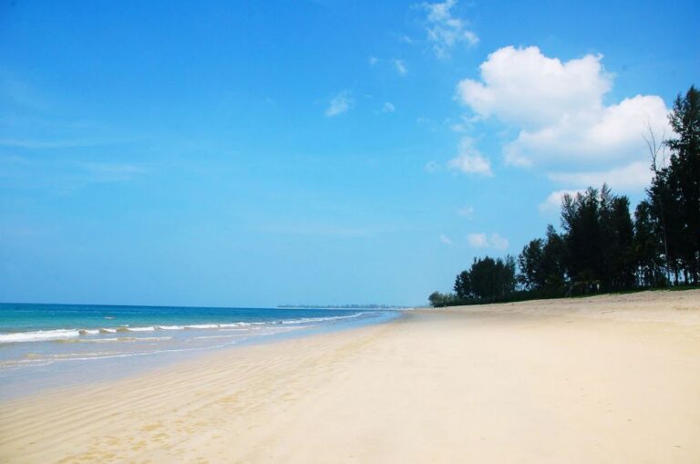 Orchid Beach Resort; Khao Lak