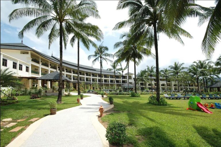 Orchid Beach Resort; Khao Lak