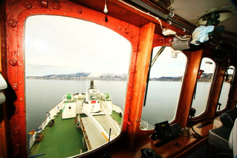 MS Lofoten Blick von der Brücke