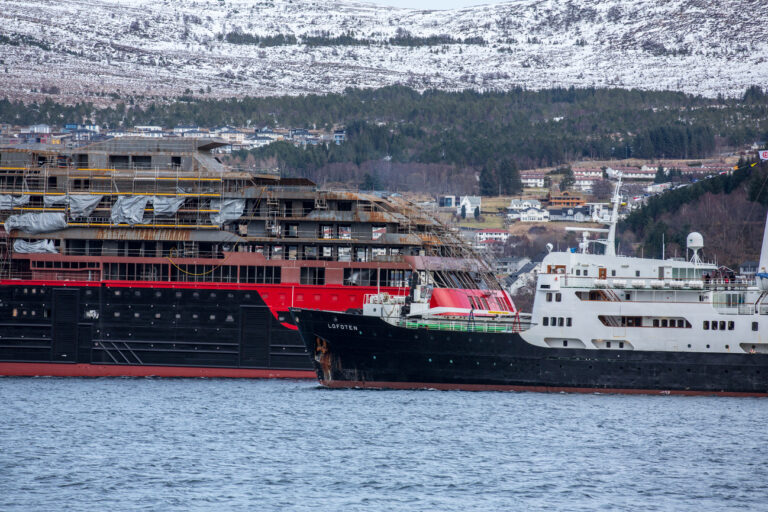 MS Roald Amundsen Hurtigrute ©Horst Reitz