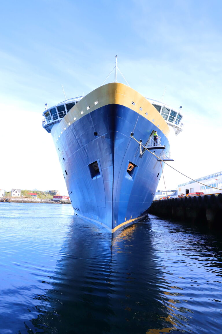 Havila Castor in Svolvær