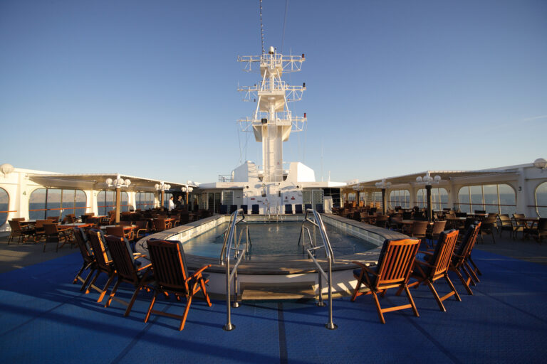 MS Hamburg Sonnendeck 2024 ©Plantours