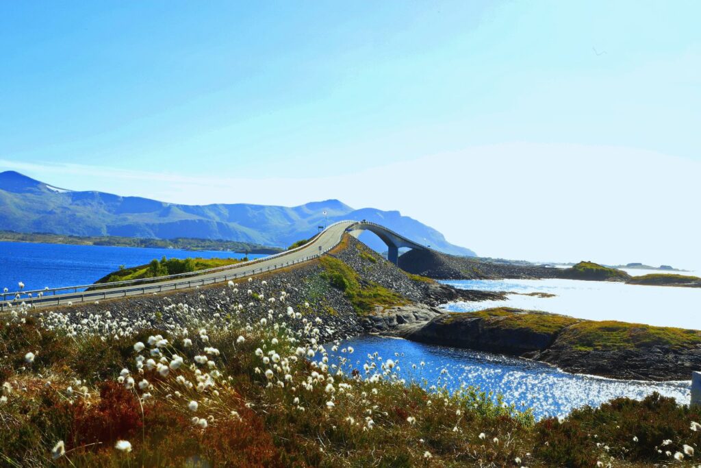 Atlanterhavsvegen Brücken Atlantic Road Kystroute, Møre og Romsdal ©ExtraHR
