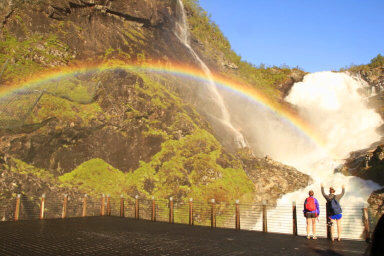 Wasserfall Kjosfossen, Flåmbahn