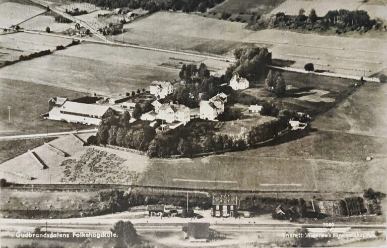 Dale Gudbrands Gard, Hundorp