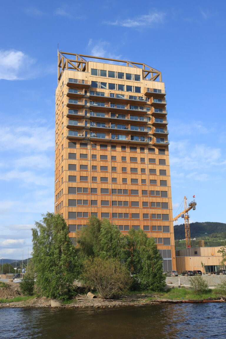 Holzhotel Brumunddal Mjøstårnet