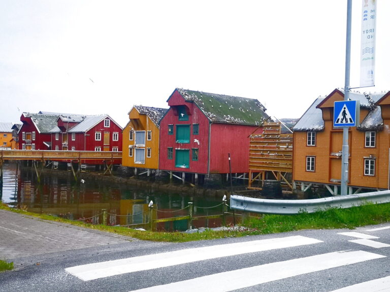 Lagerhäuser in Rørvik ein