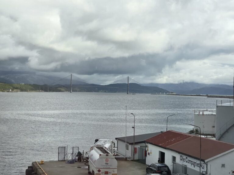 Norwegen Kystroute Sandnessjen Helgelandsbrücke