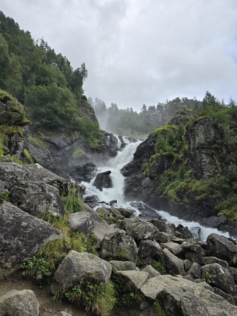 Motorrad Låtefossen Unterwegs ©Horst Reitz