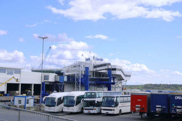 Oslo, Terminal Color Lines