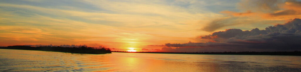 Brasilien Sonnenuntergang auf dem Amazonas ©Horst Reitz