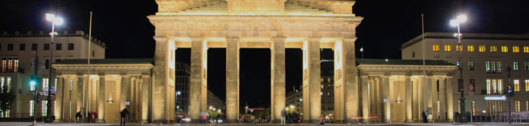 Berlin, Abendstimmung am Brandenburger Tor Panorama ©ExtraHR