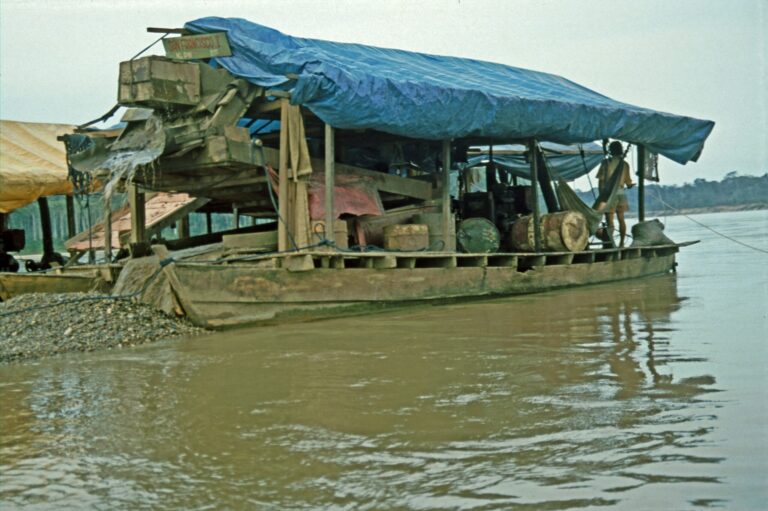 Goldwäscher am Amazonas ©ExtraHR