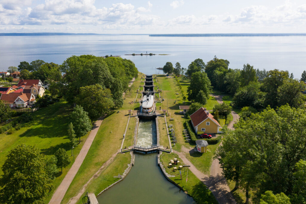 Göta Kanal, On Bord