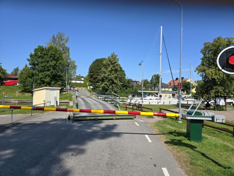 Motorrad Unterwegs in Motala ©ExtraHR