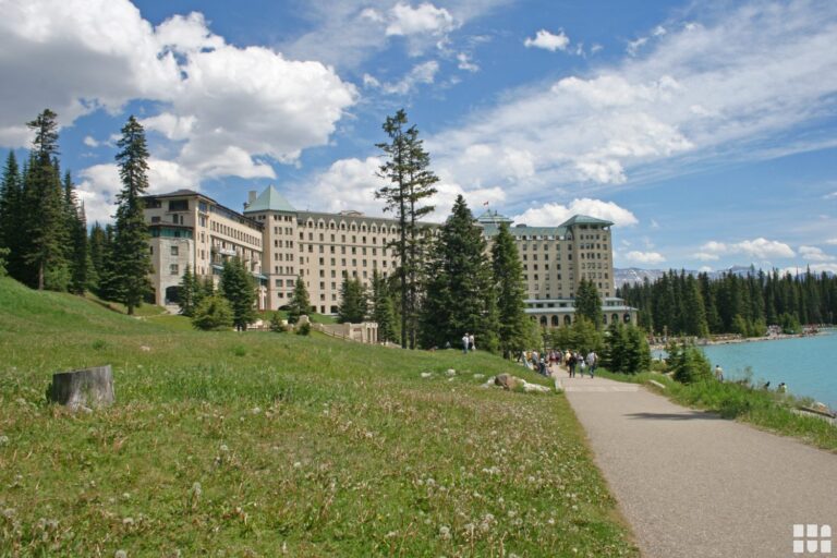 Lake Louise Hotel Banff