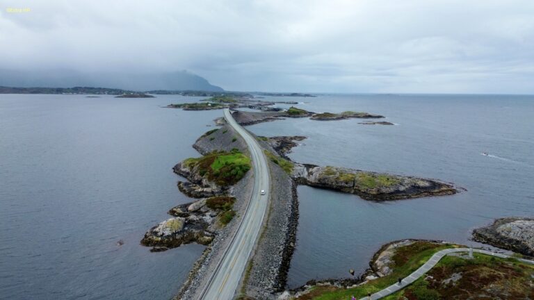 Atlanterhavsvegen Brücken Atlantic Road Kystroute, Møre og Romsdal ©ExtraHR