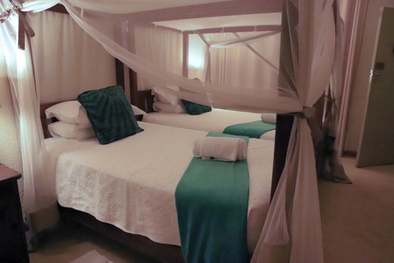 Simbabwe 12 Bayete Guest Lodge Viktoria Falls