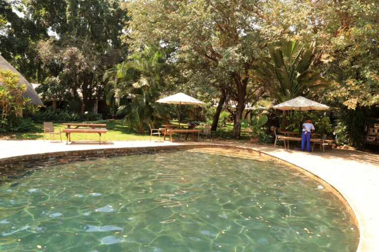 Simbabwe 12 Bayete Guest Lodge Viktoria Falls