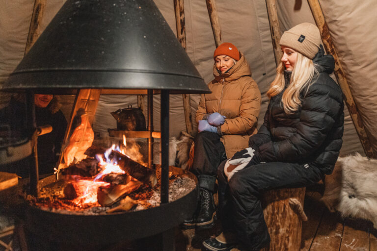 Nova Skyland Aurora Activities Rovaniemi Finnland