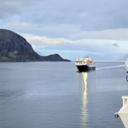MS Havila Pollux Schiffsbegegnung vor den Lofoten ©ExtraHR