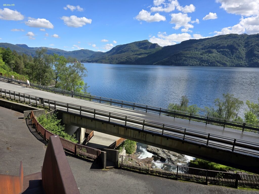 Svandalsfossen Sauda Motorrad ©ExtraHR