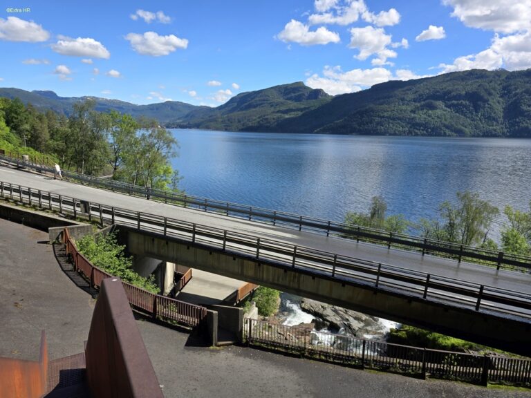 Svandalsfossen Sauda Motorrad ©ExtraHR