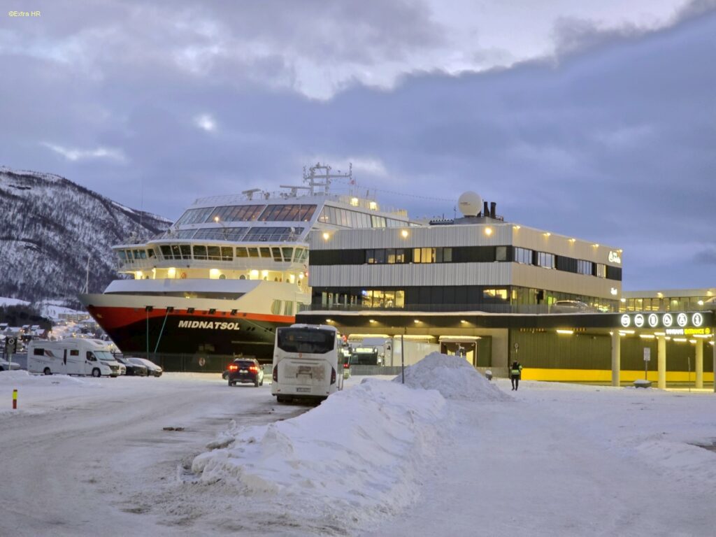 Tromso Midnatsol Winter