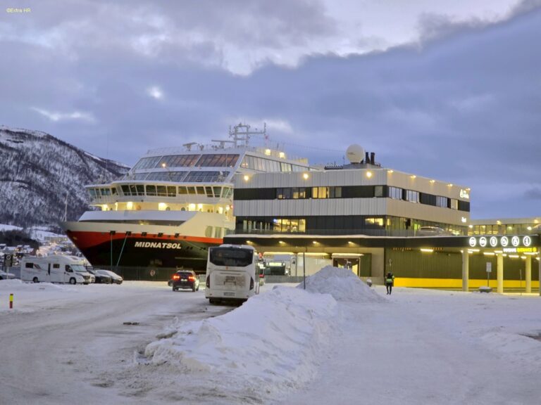 Tromso Midnatsol Winter
