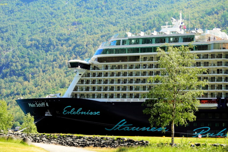 Mein Schiff 4