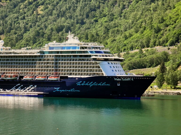 Mein Schiff 4