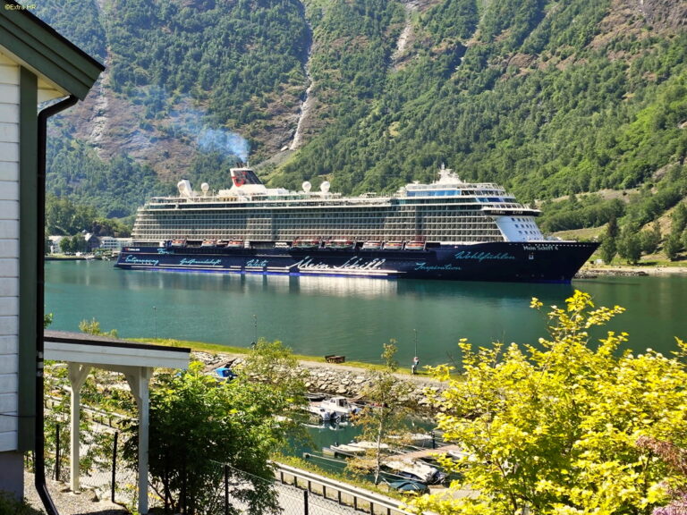 Mein Schiff 4