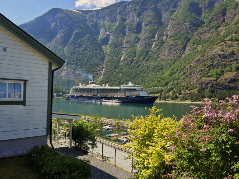 Mein Schiff 4