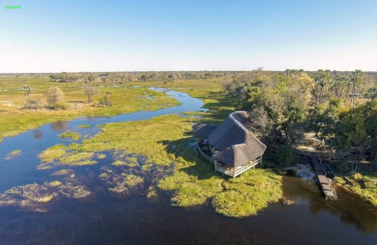 Moremi Crossing Camp Isl Nitswi 100 ©ExtraHR