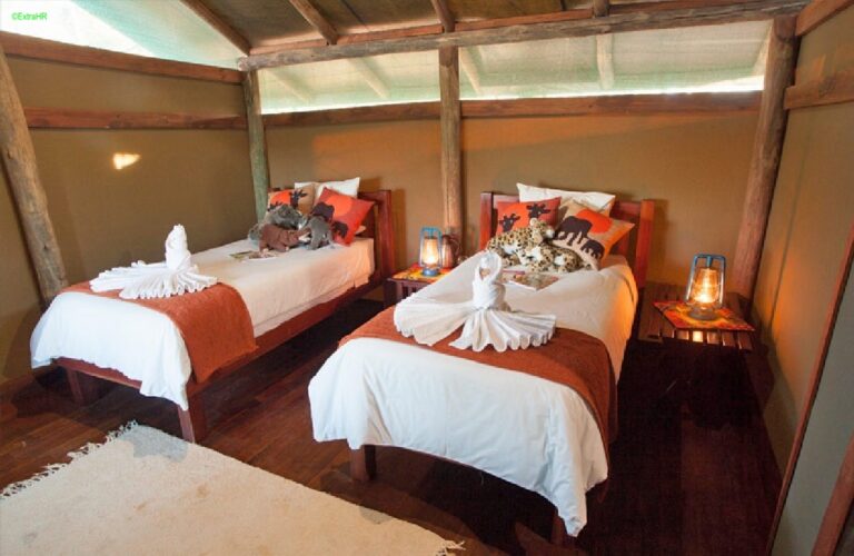 Moremi Crossing Camp Isl Nitswi 101 ©ExtraHR