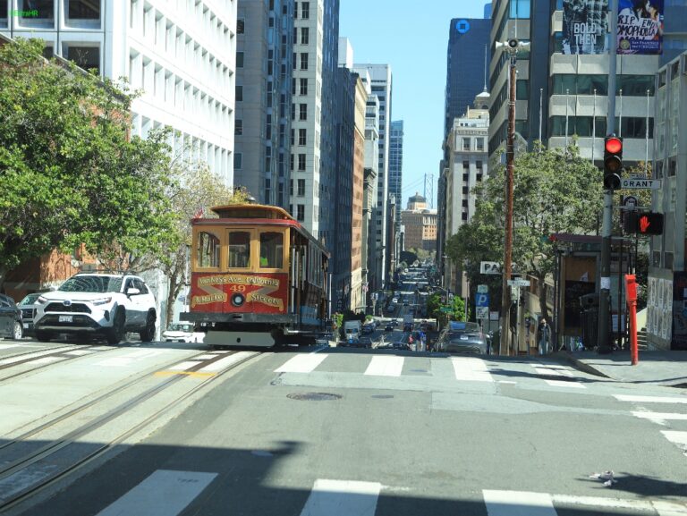 San Francisco Cable Car ©ExtraHR 100