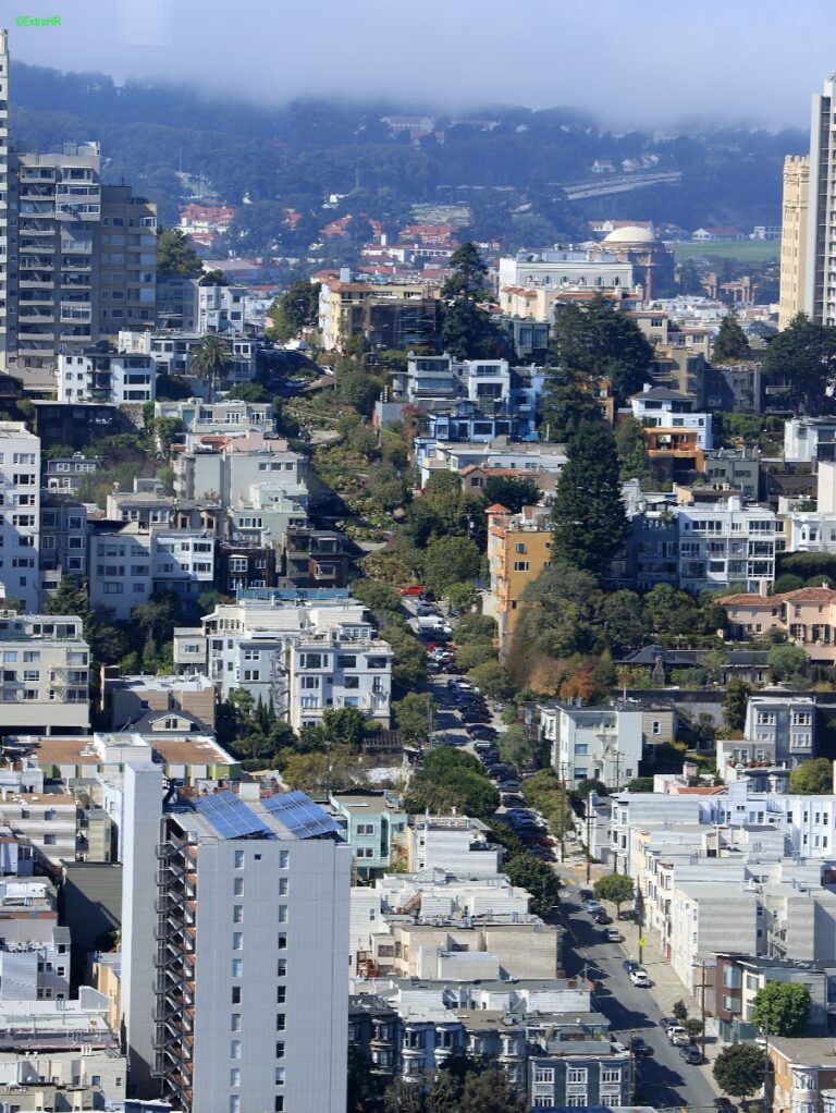 San Francisco Lombard Street ©ExtraHR 101