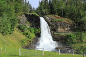 Steindalsfossen Vestlandes ©ExtraHR 102